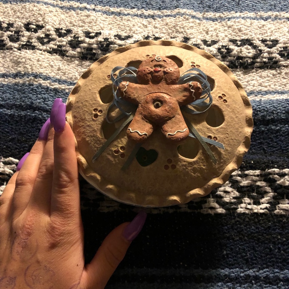 Gingerbread potpourri bowl